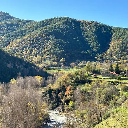 Chalet Casa Rustica La Borda De La Munda.