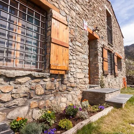 Casa Rustica La Borda De La Munda. Chalet