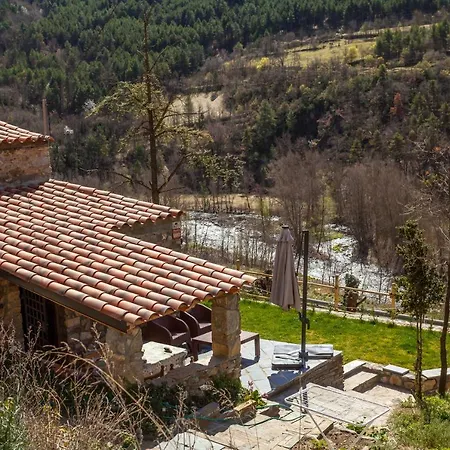 Chalet Casa Rustica La Borda De La Munda. *